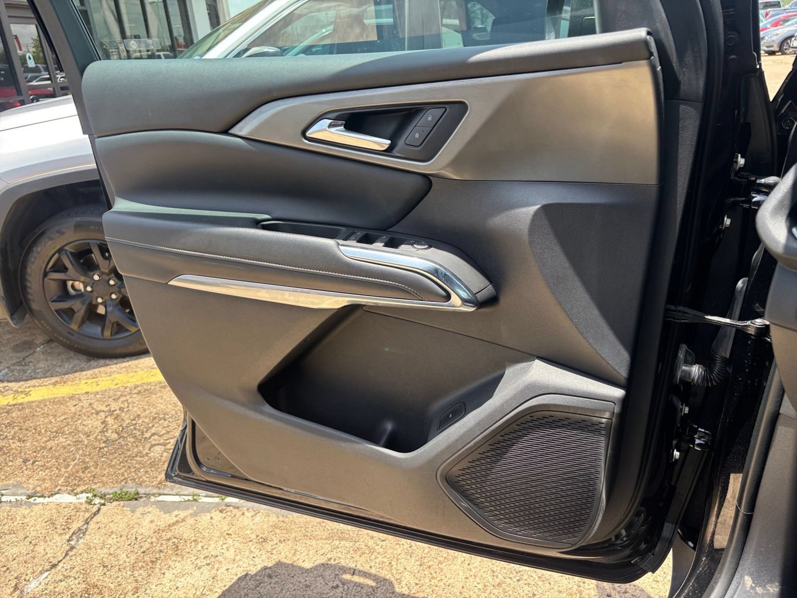 Thumbnail: 2025 Chevrolet Traverse - 18