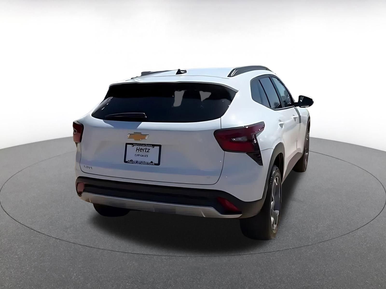 Thumbnail: 2025 Chevrolet Trax - 14