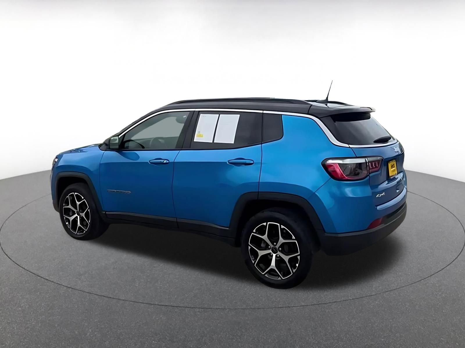 Thumbnail: 2025 Jeep Compass - 11
