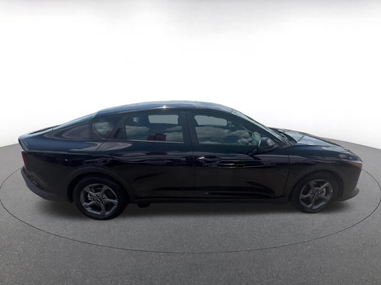 Thumbnail: 2025 Kia K4 - 16