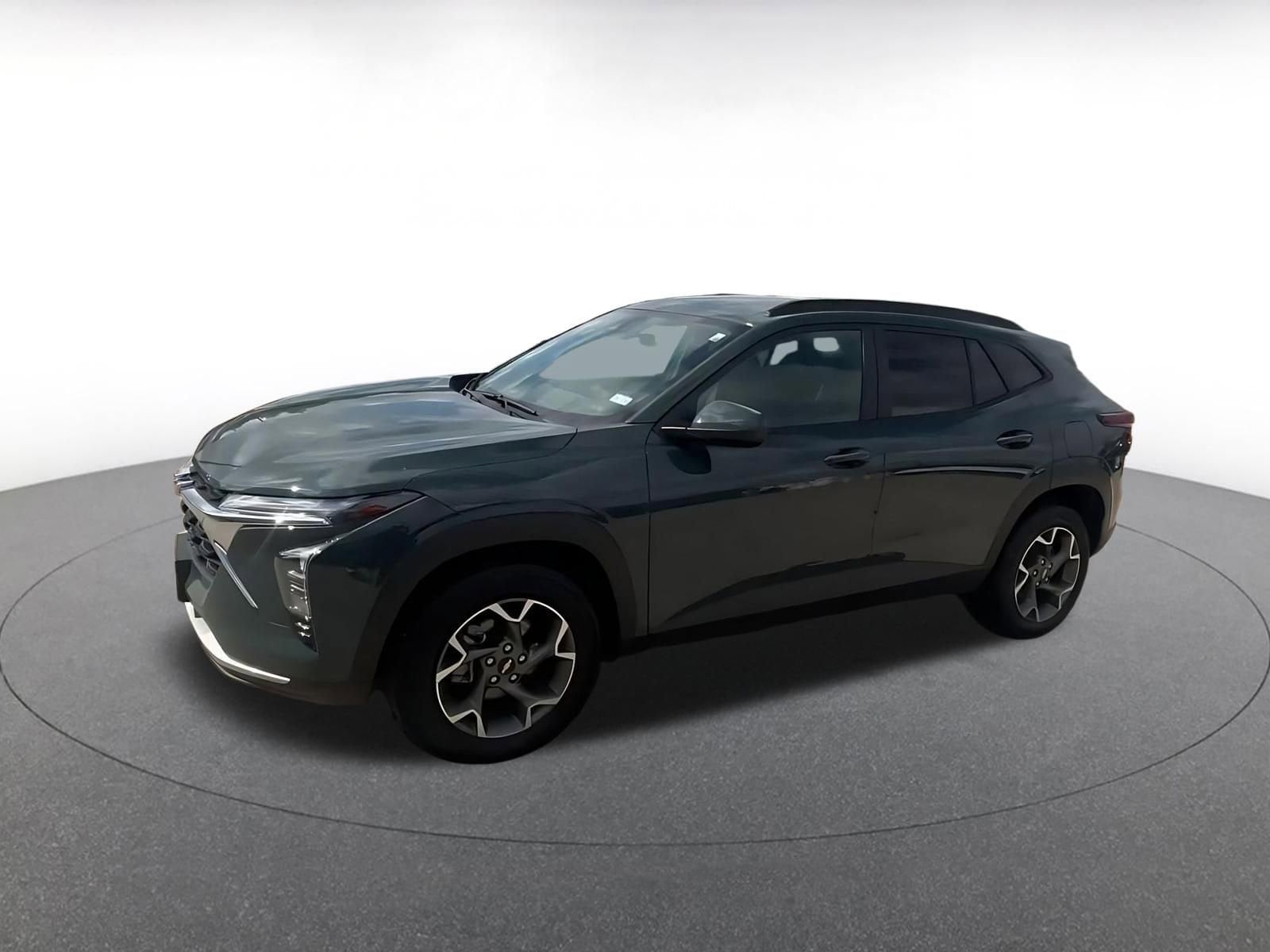 Thumbnail: 2025 Chevrolet Trax - 8