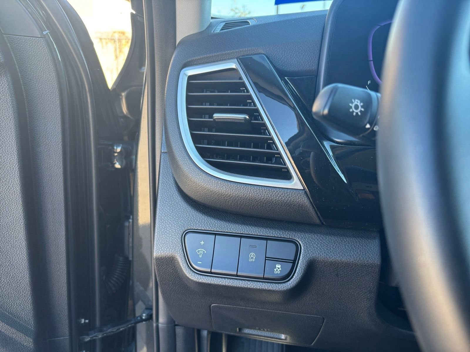 Thumbnail: 2025 Kia Seltos - 32