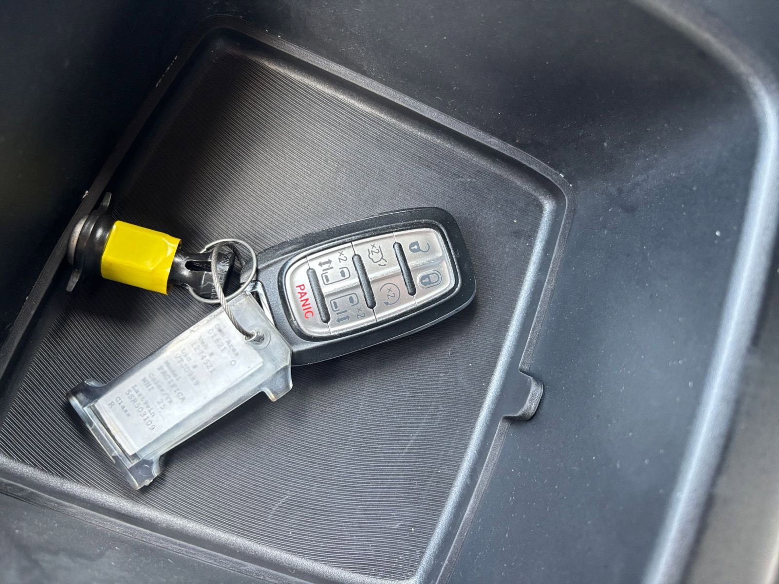 Thumbnail: 2025 Chrysler Pacifica - 21