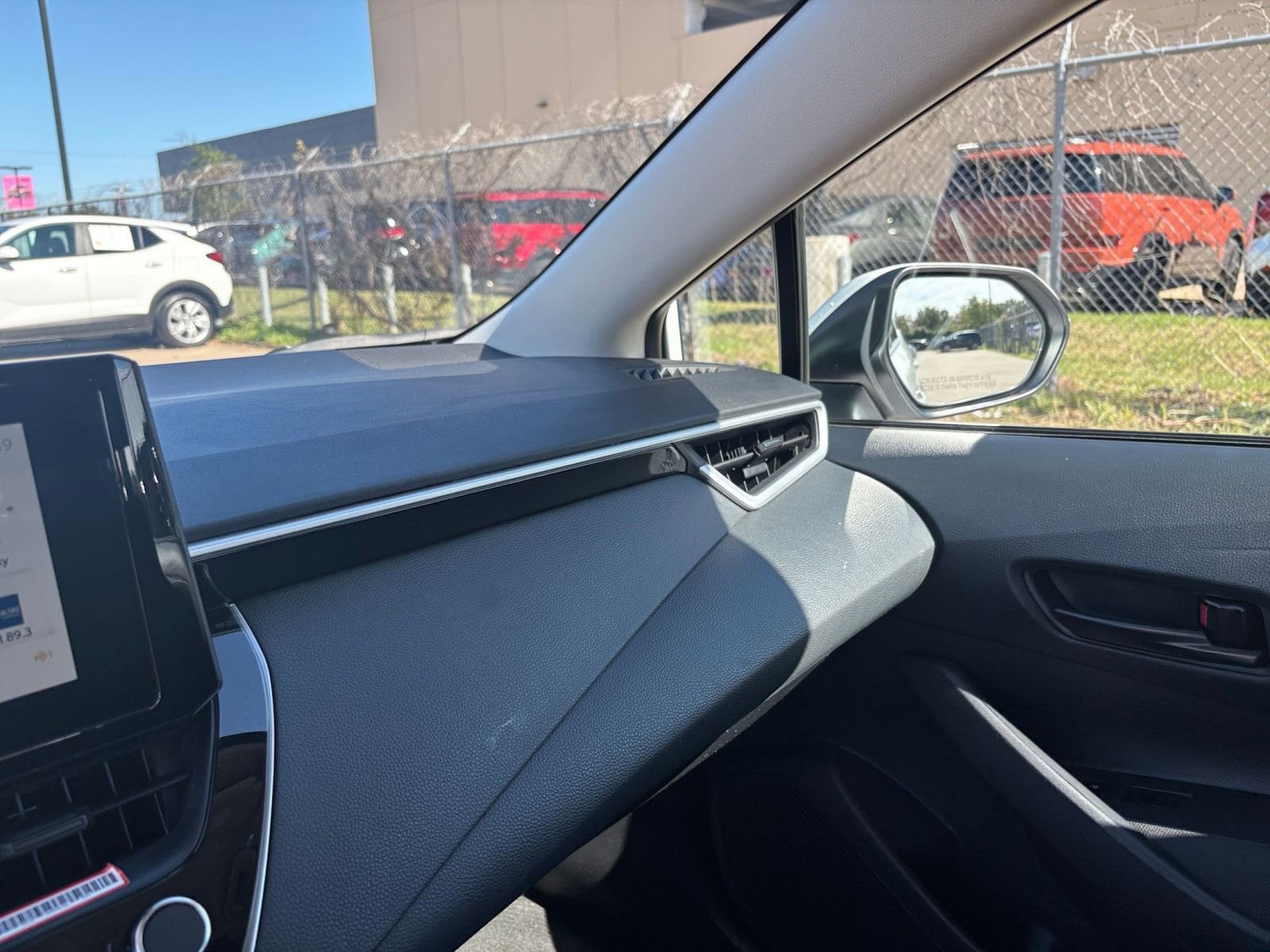 Thumbnail: 2025 Toyota Corolla - 33