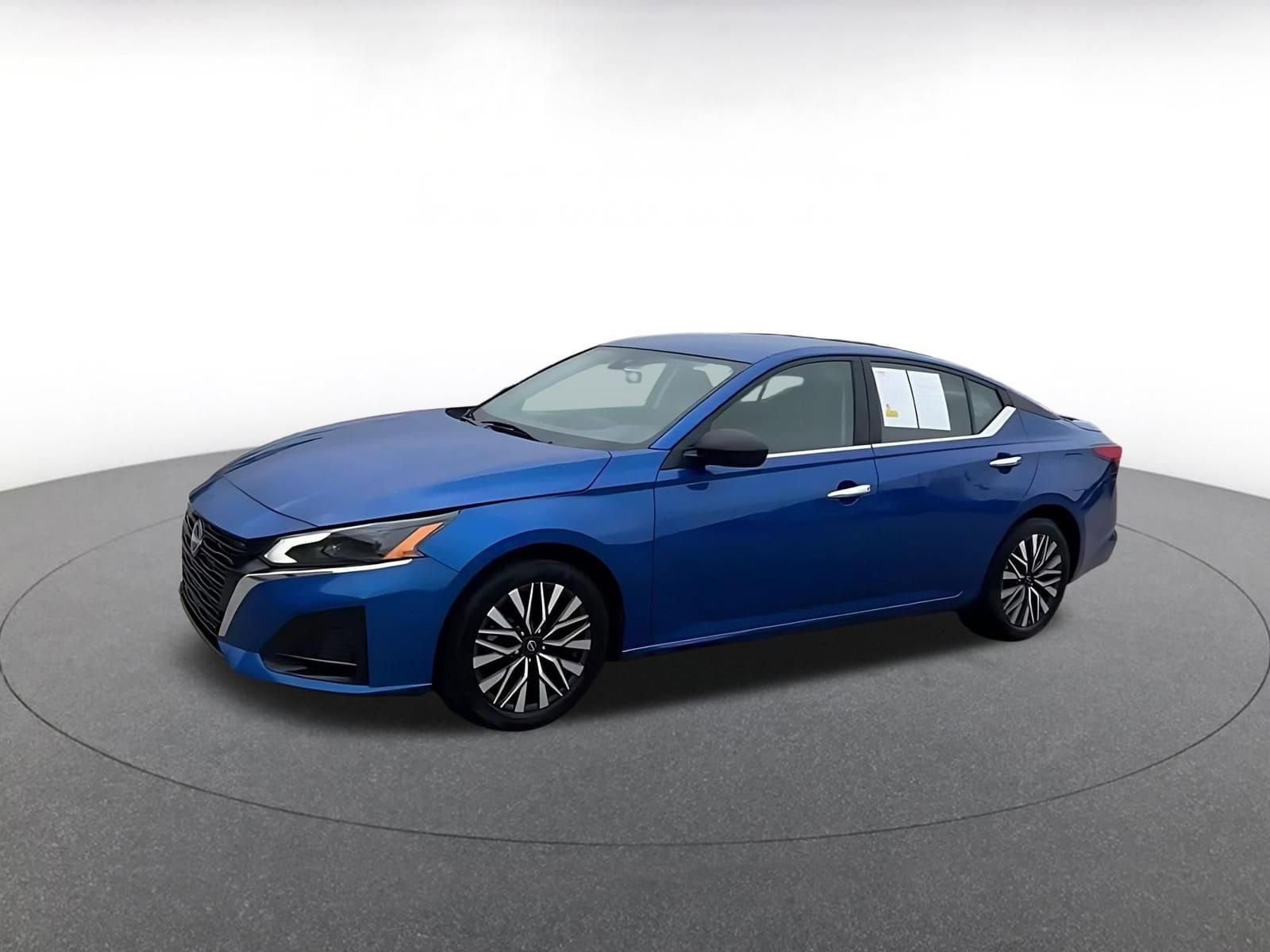 Thumbnail: 2025 Nissan Altima - 9
