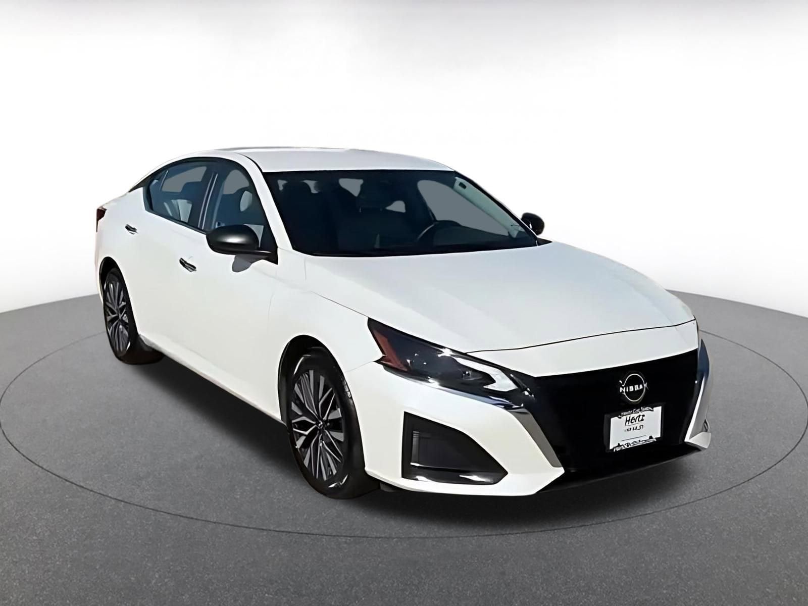 Thumbnail: 2025 Nissan Altima - 3