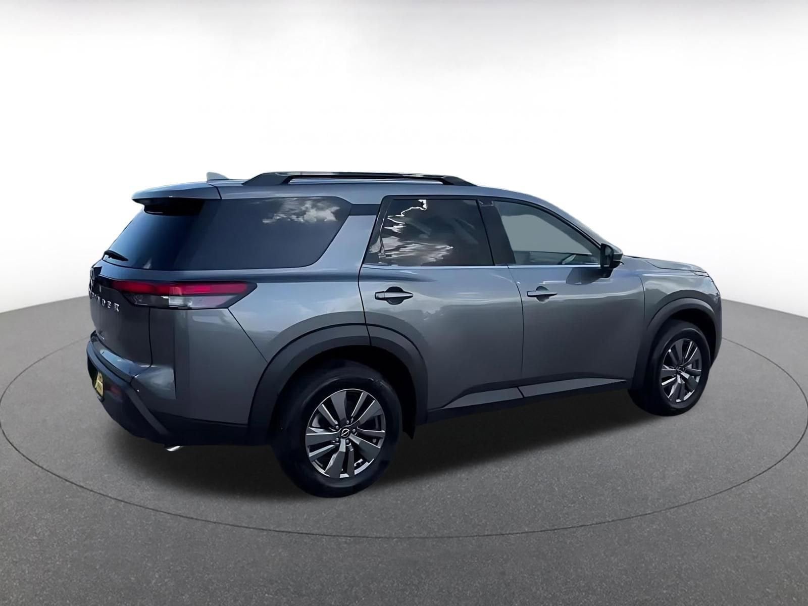 Thumbnail: 2025 Nissan Pathfinder - 14
