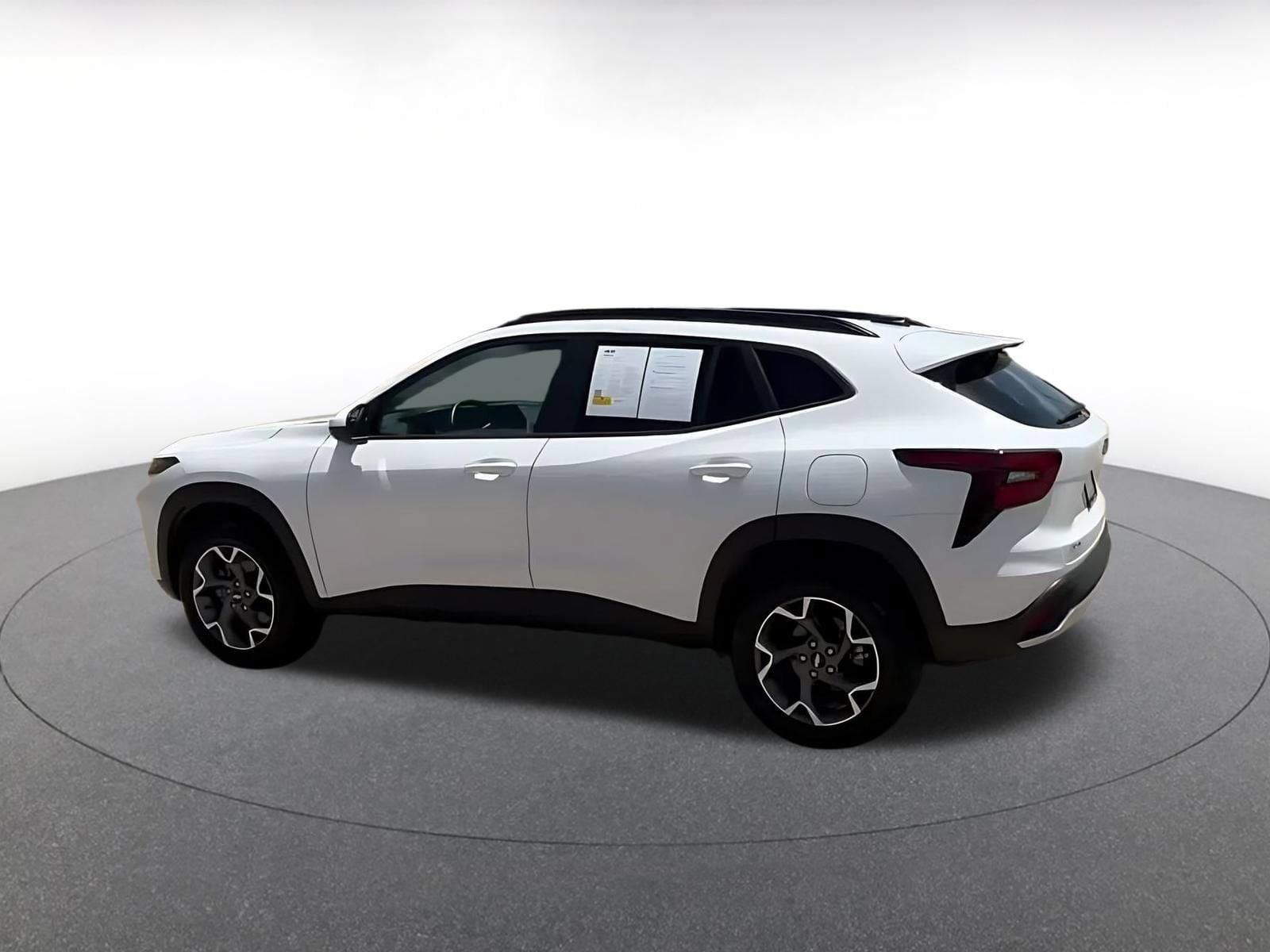 Thumbnail: 2025 Chevrolet Trax - 10