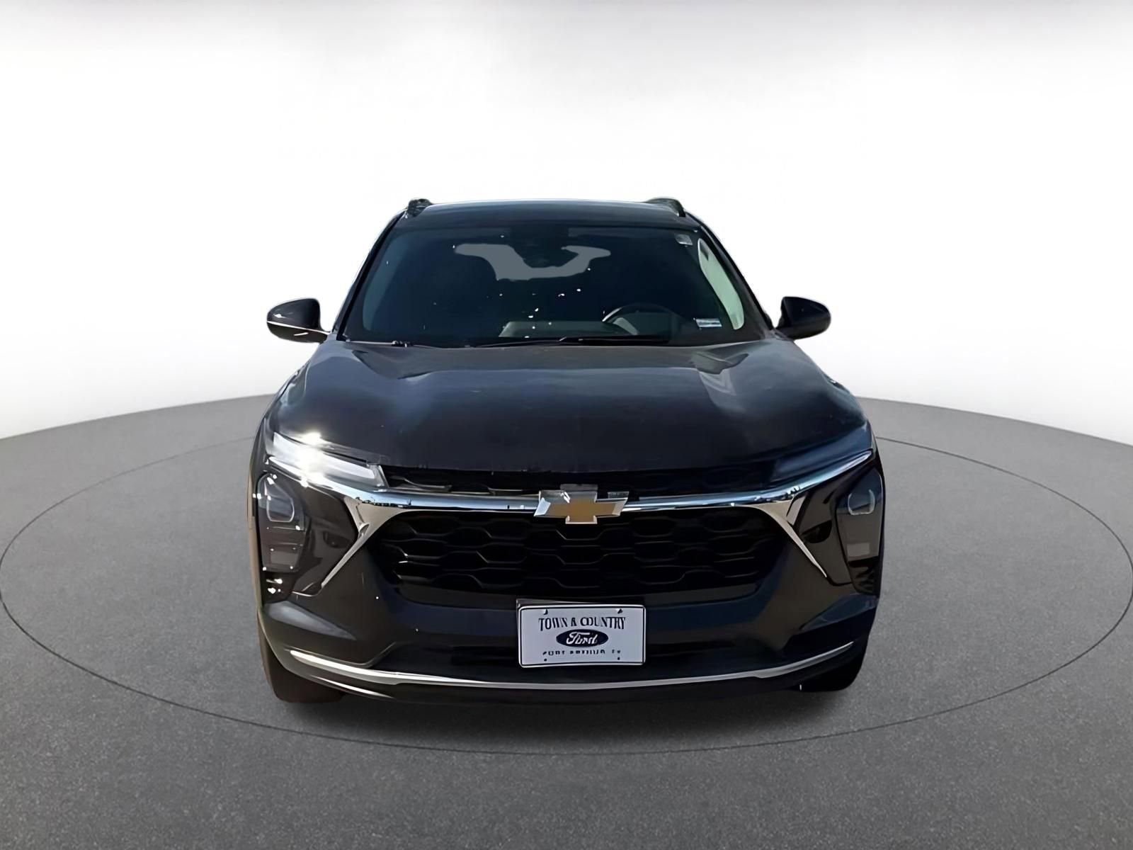 Thumbnail: 2025 Chevrolet Trax - 3