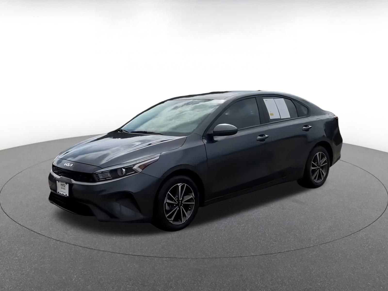 Thumbnail: 2024 Kia Forte - 4