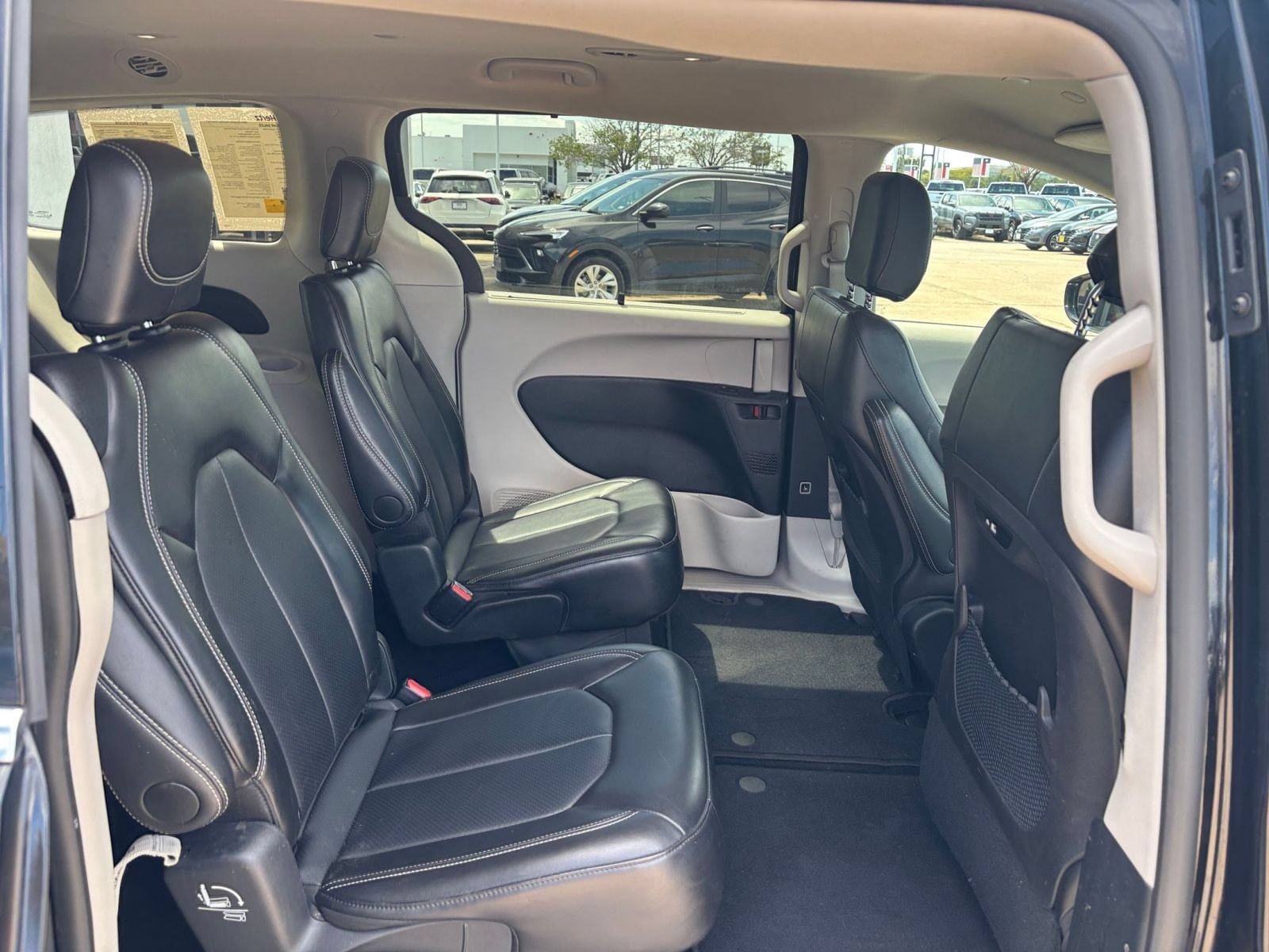 Thumbnail: 2024 Chrysler Pacifica - 27