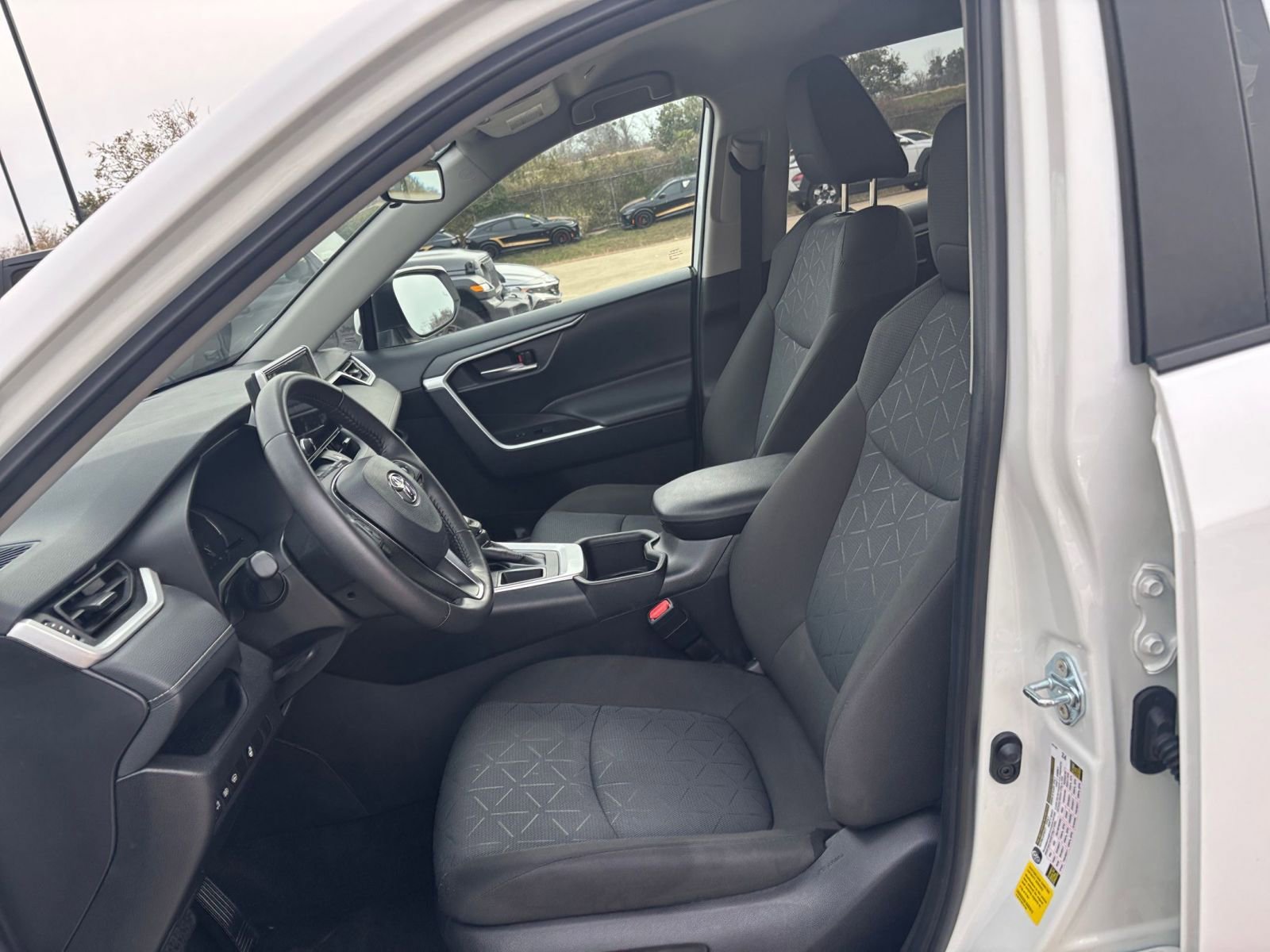 Thumbnail: 2025 Toyota RAV4 - 27