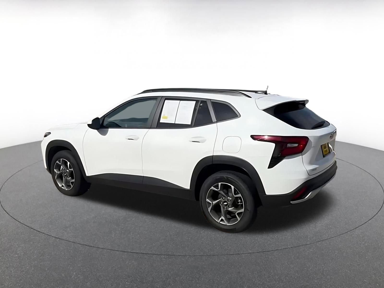 Thumbnail: 2025 Chevrolet Trax - 10