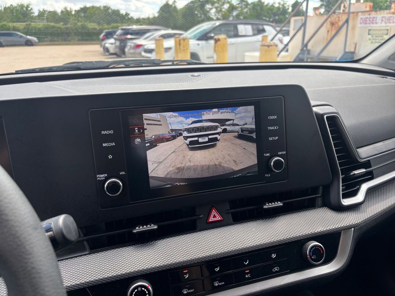 Thumbnail: 2025 Kia Sportage - 23