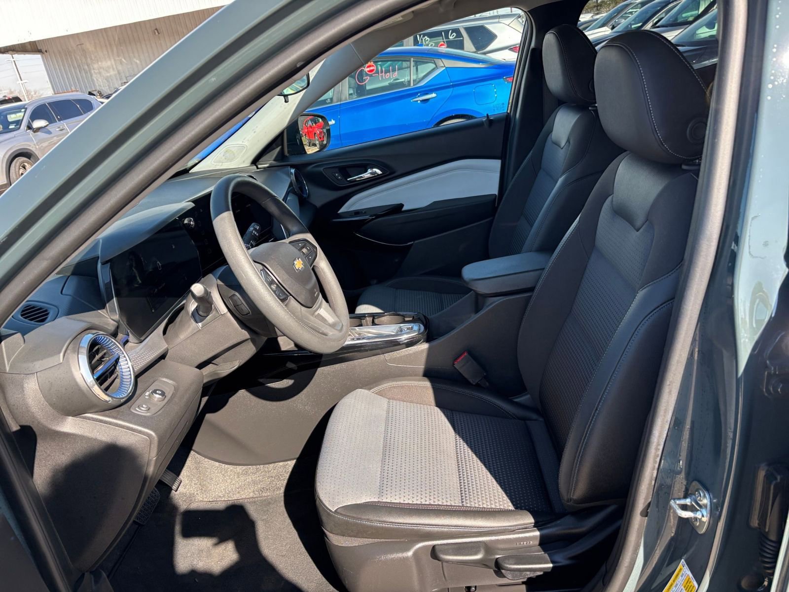 Thumbnail: 2025 Chevrolet Trax - 25