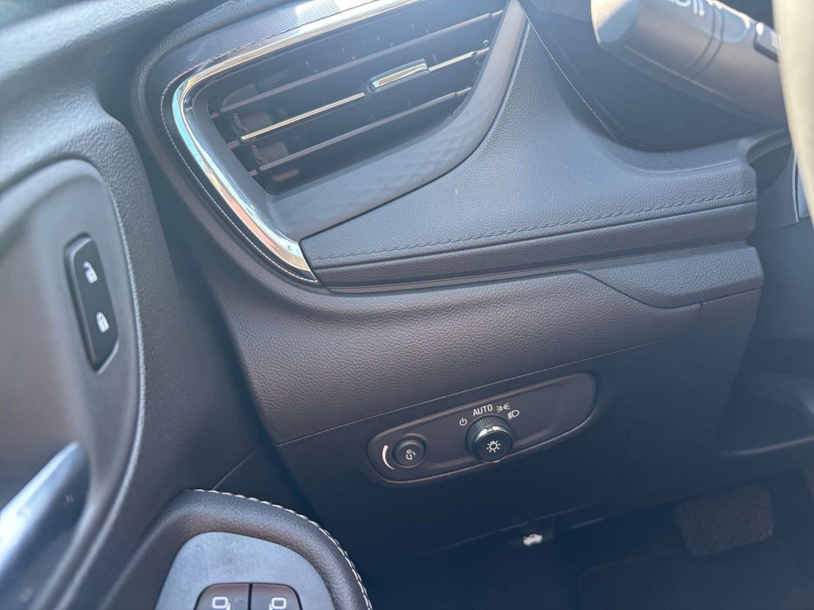 Thumbnail: 2025 Buick Encore GX - 32