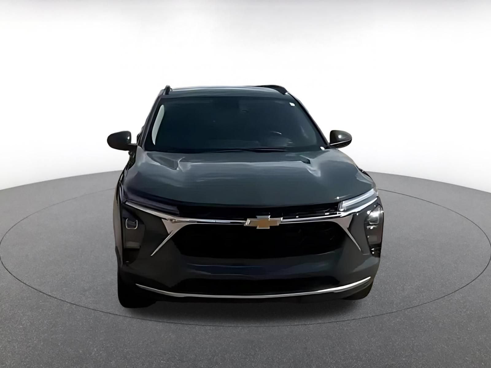 Thumbnail: 2025 Chevrolet Trax - 3