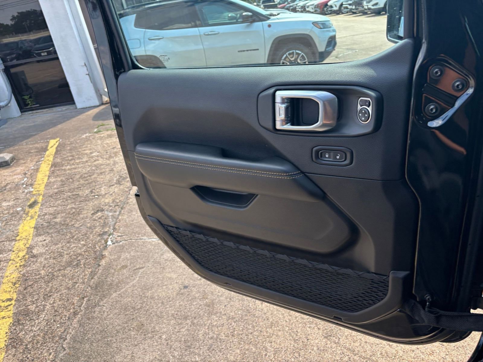 Thumbnail: 2025 Jeep Wrangler - 20