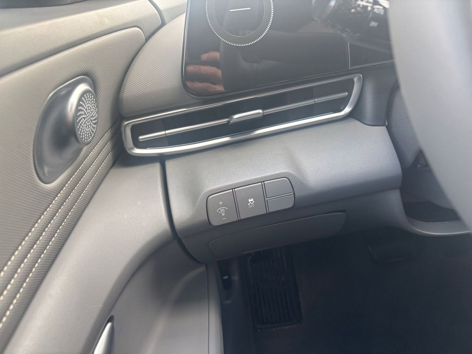 Thumbnail: 2025 Hyundai Elantra - 35