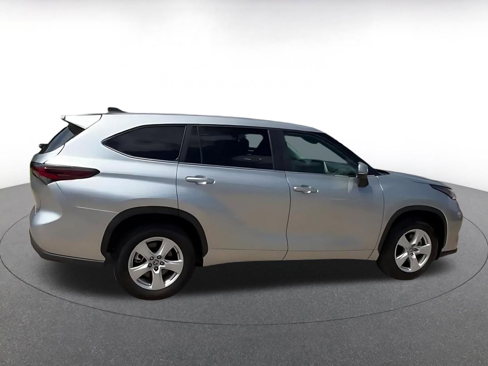 Thumbnail: 2025 Toyota Highlander - 10