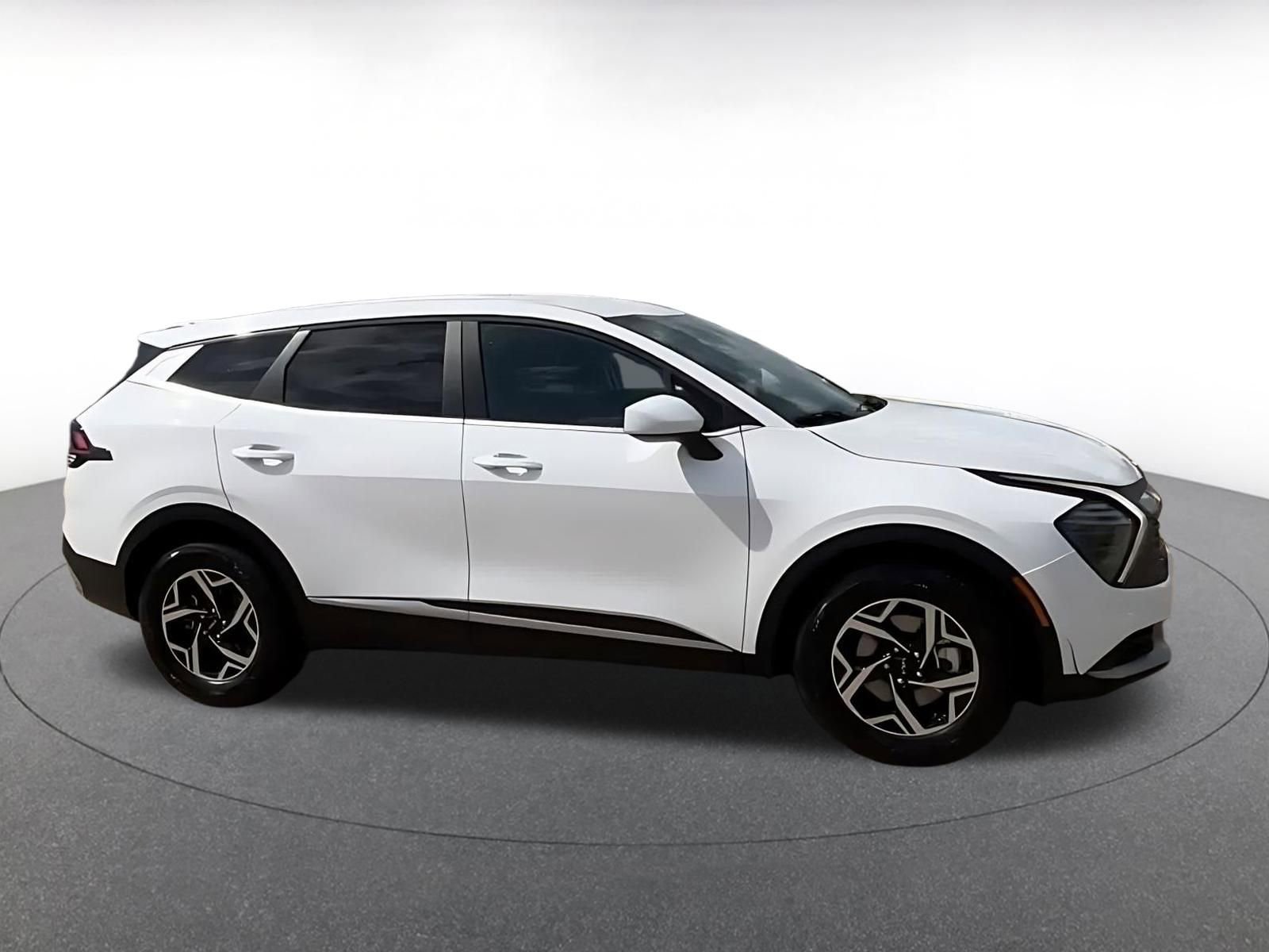 Thumbnail: 2025 Kia Sportage - 16