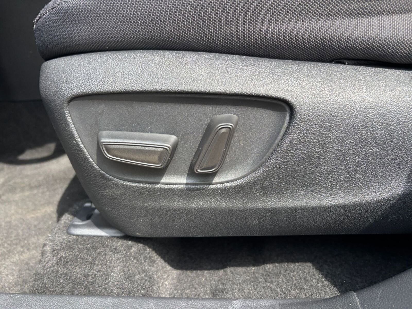 Thumbnail: 2025 Toyota Highlander - 22