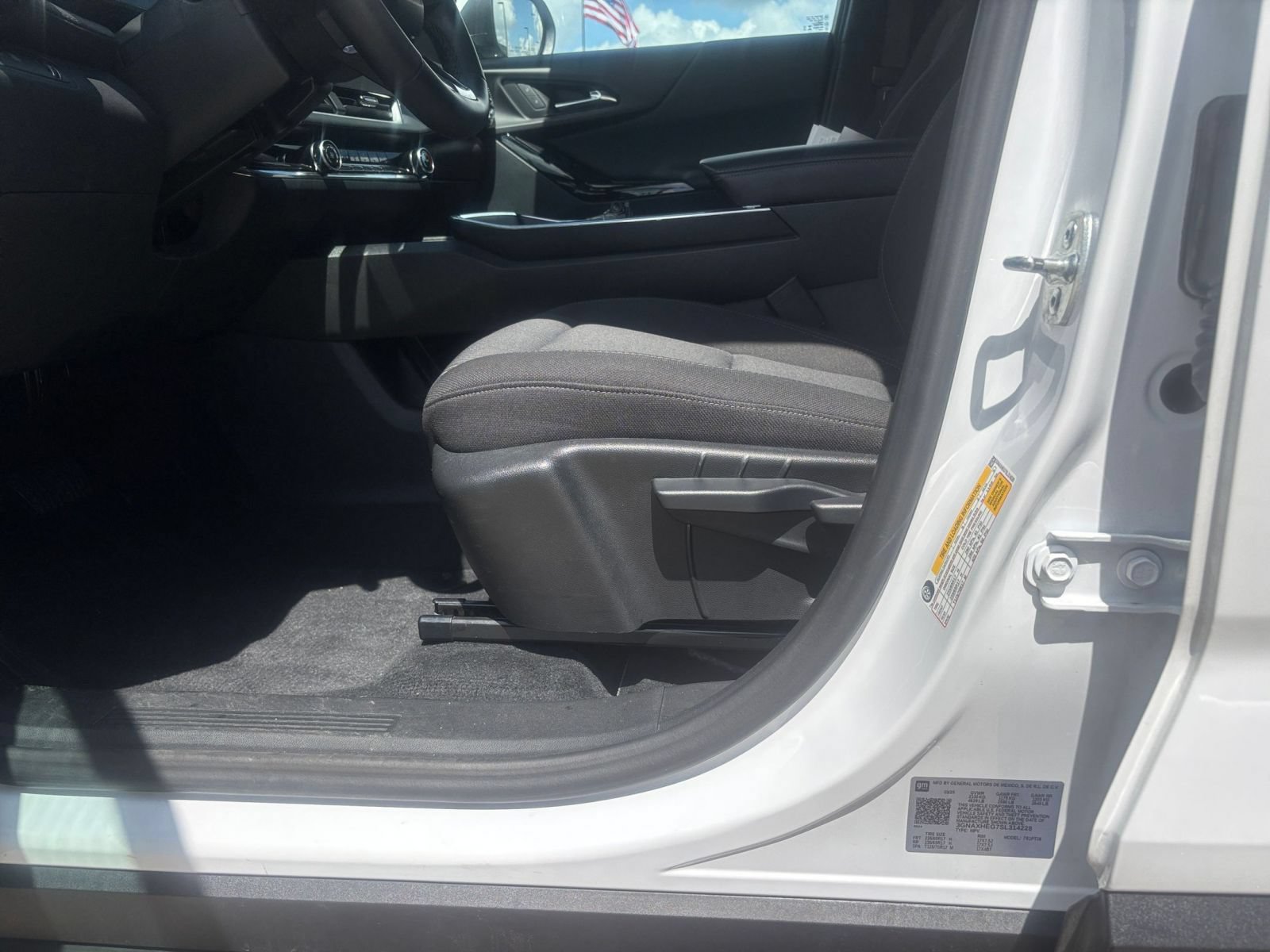 Thumbnail: 2025 Chevrolet Equinox - 21