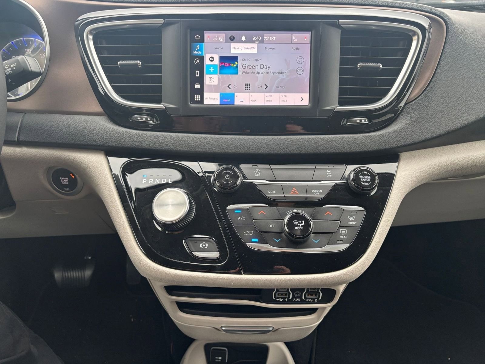 Thumbnail: 2023 Chrysler Voyager - 17