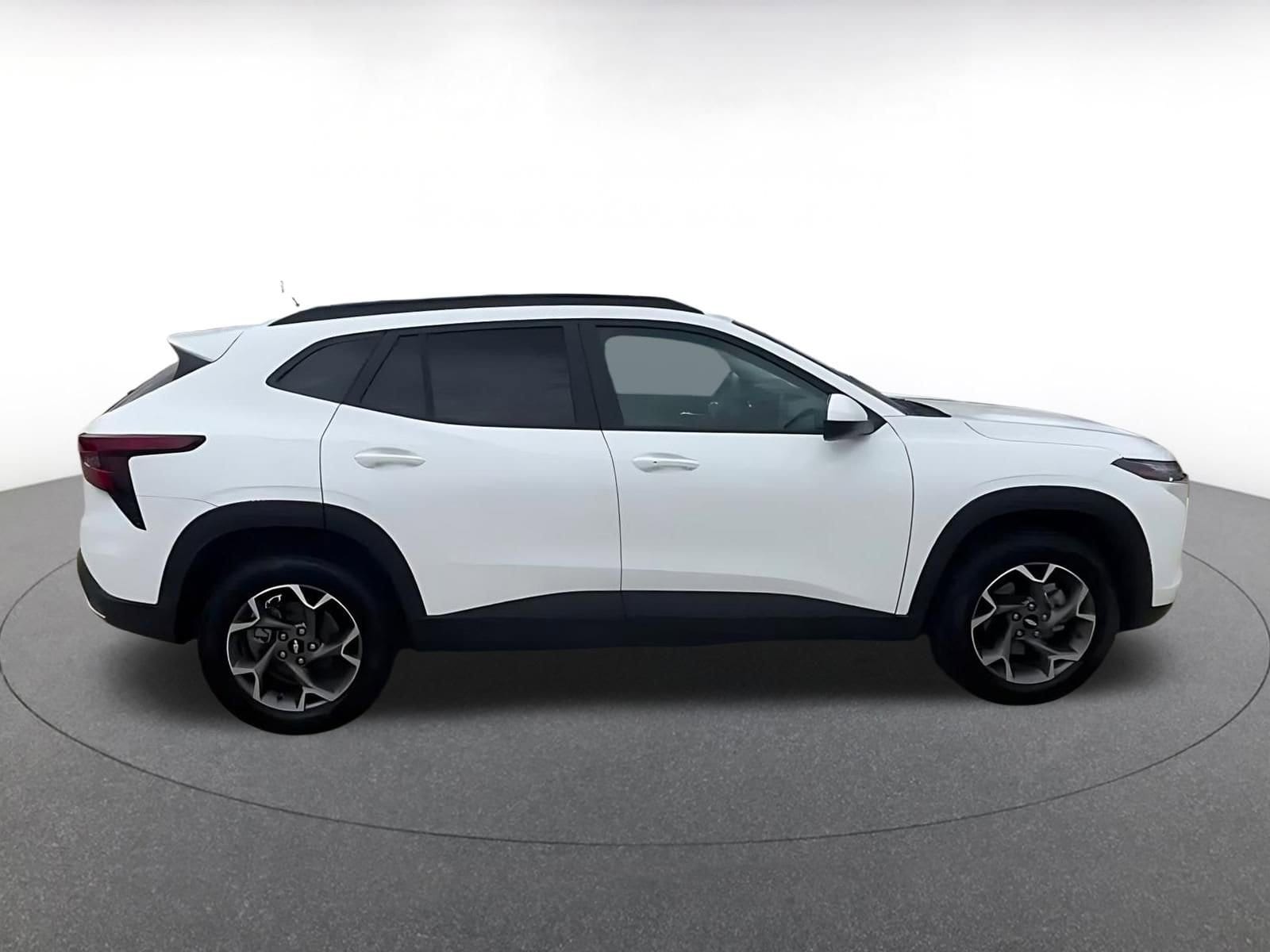Thumbnail: 2025 Chevrolet Trax - 16
