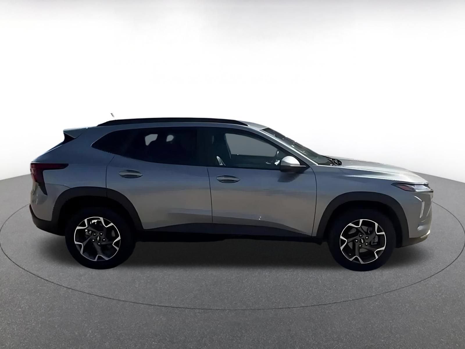 Thumbnail: 2025 Chevrolet Trax - 15