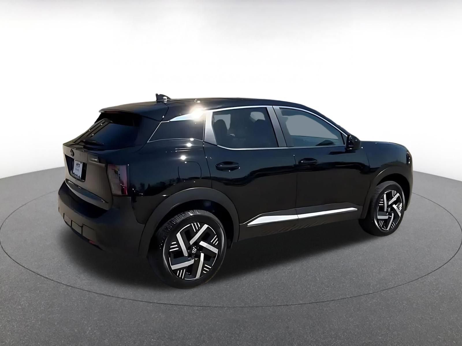 Thumbnail: 2025 Nissan Kicks - 15