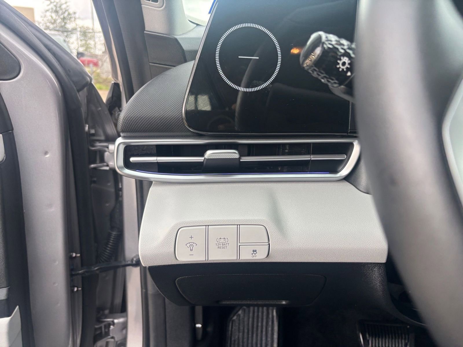 Thumbnail: 2025 Hyundai Elantra - 33