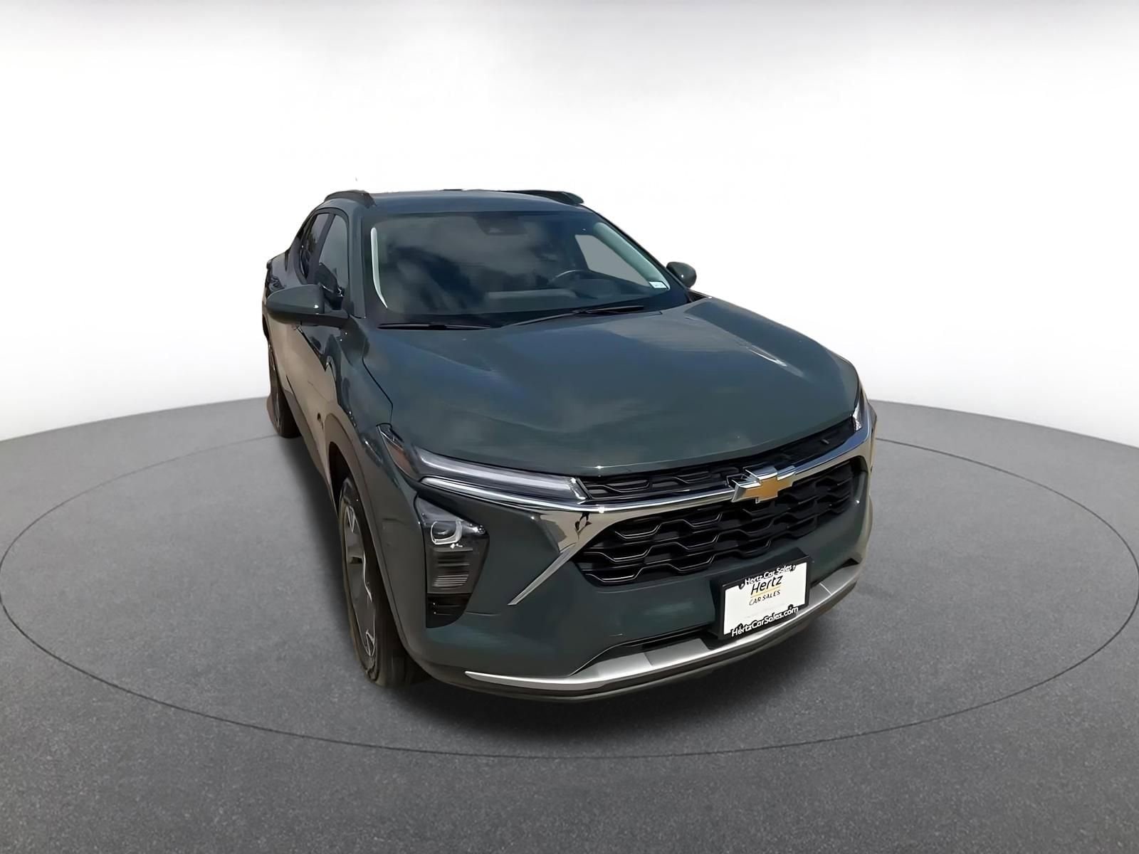 Thumbnail: 2025 Chevrolet Trax - 3