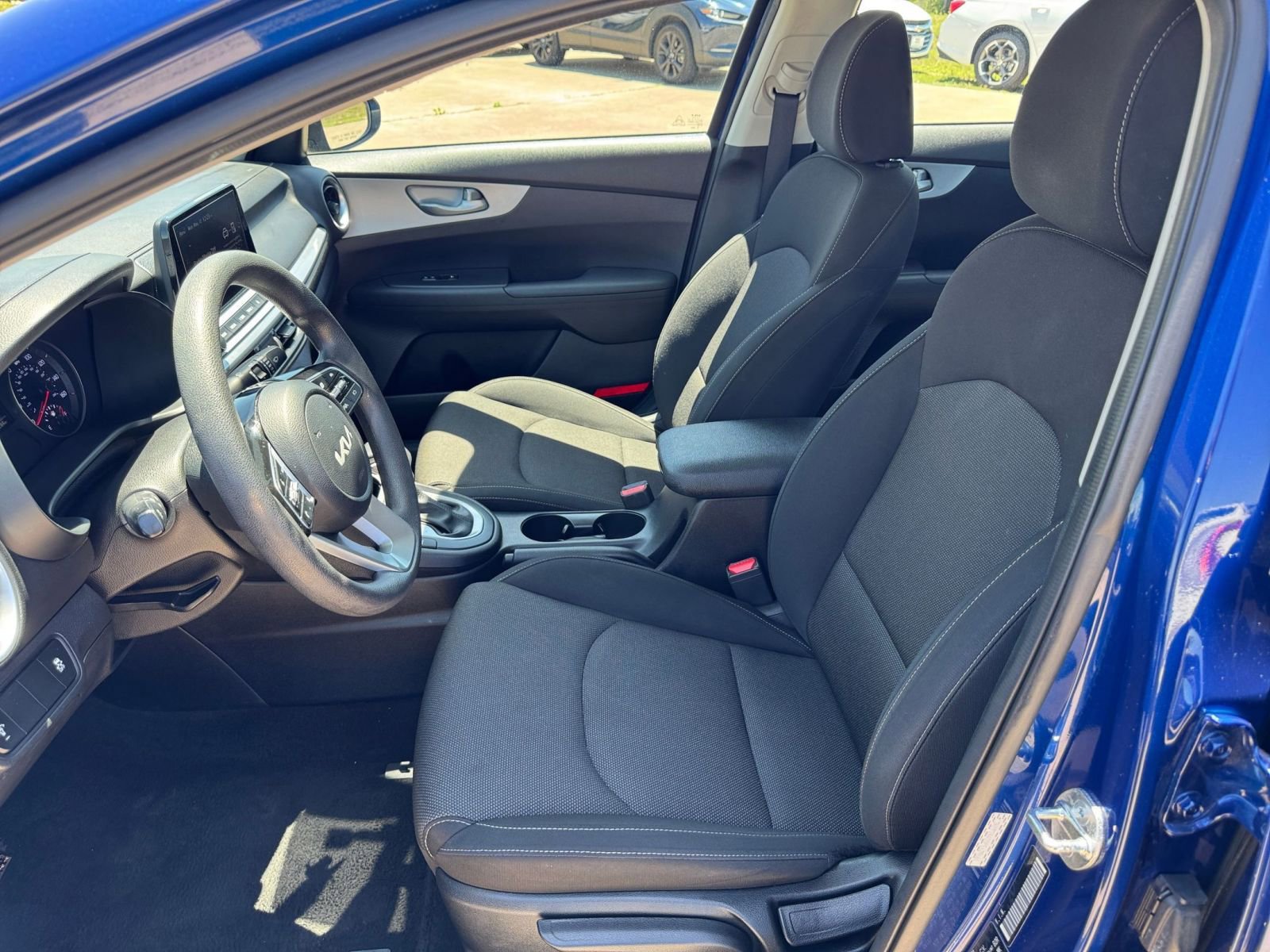 Thumbnail: 2023 Kia Forte - 31