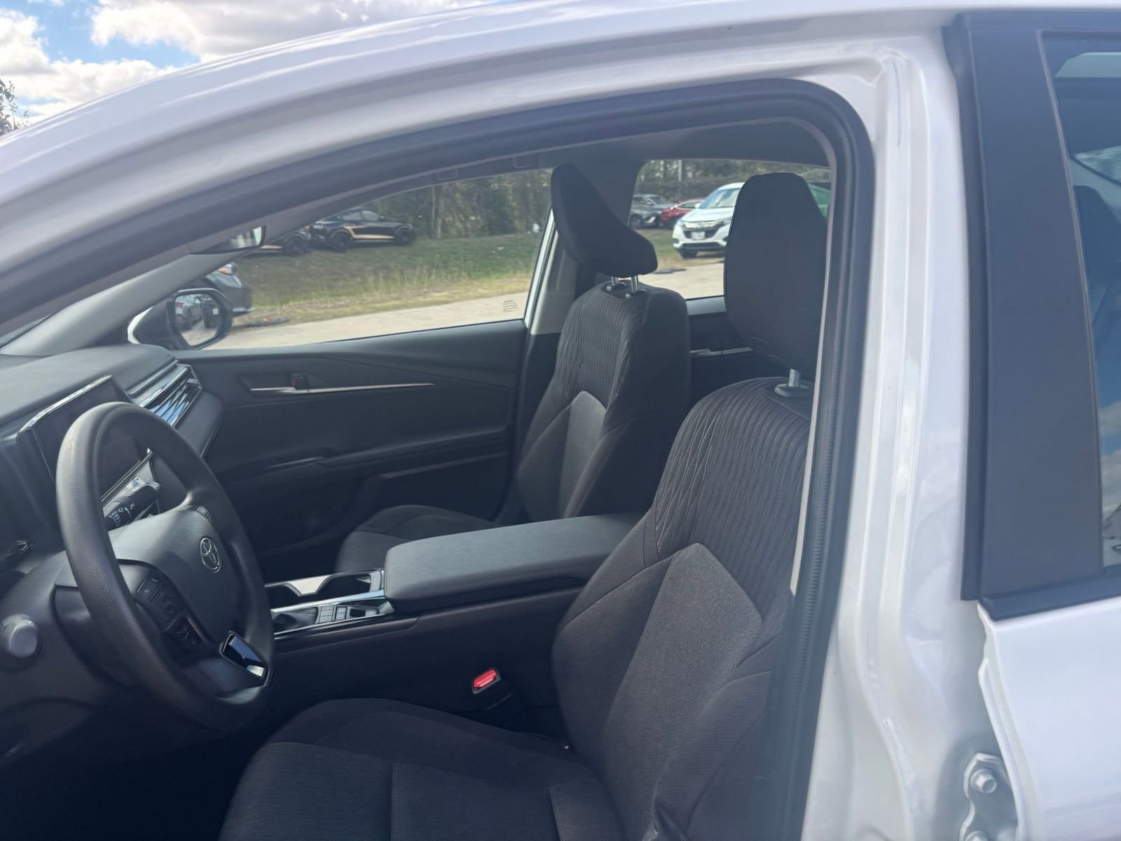 Thumbnail: 2025 Toyota Camry - 34