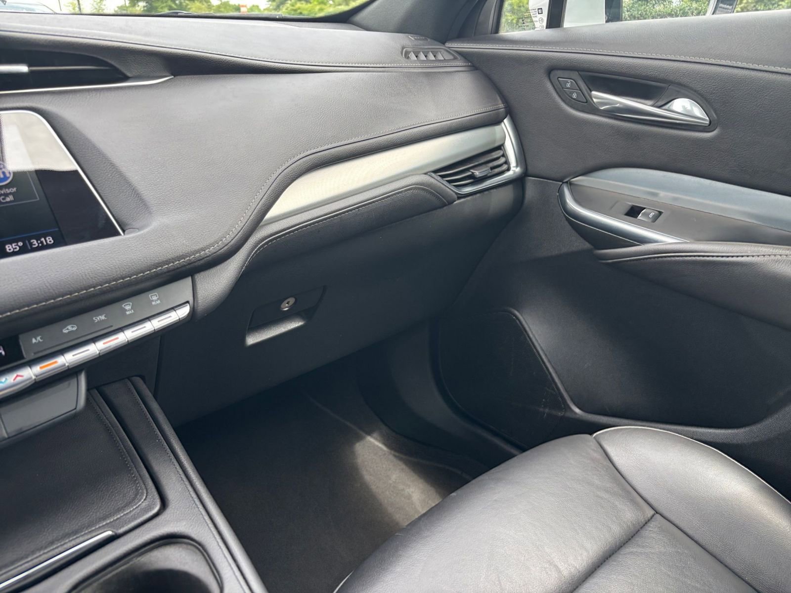Thumbnail: 2022 Cadillac XT4 - 35