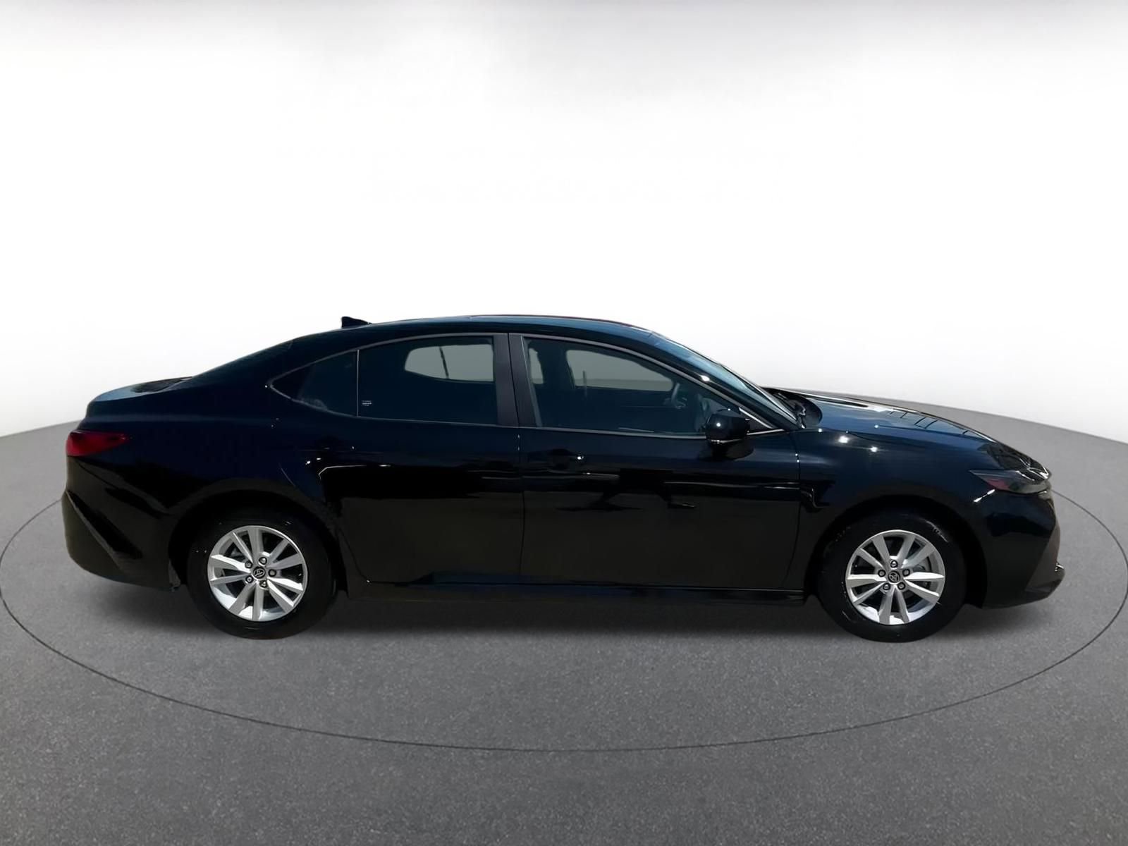 2025 Toyota Camry LE 12
