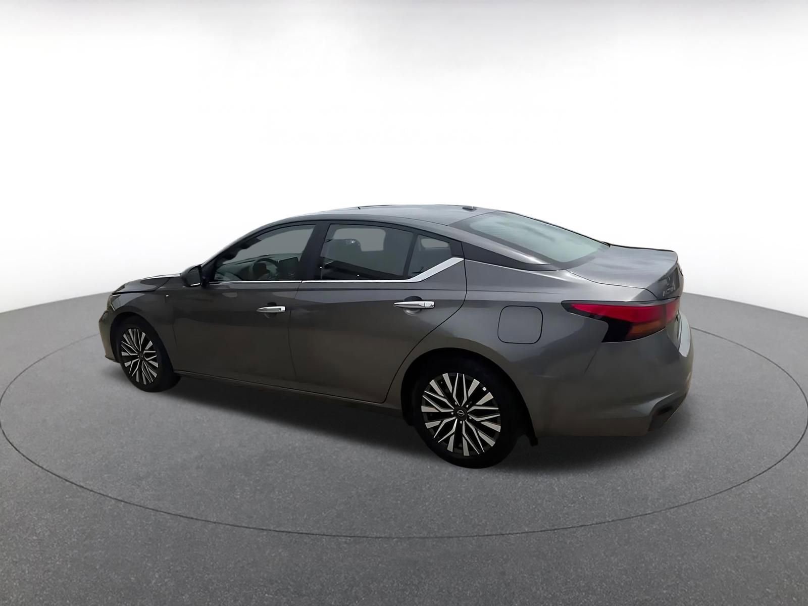 Thumbnail: 2025 Nissan Altima - 10