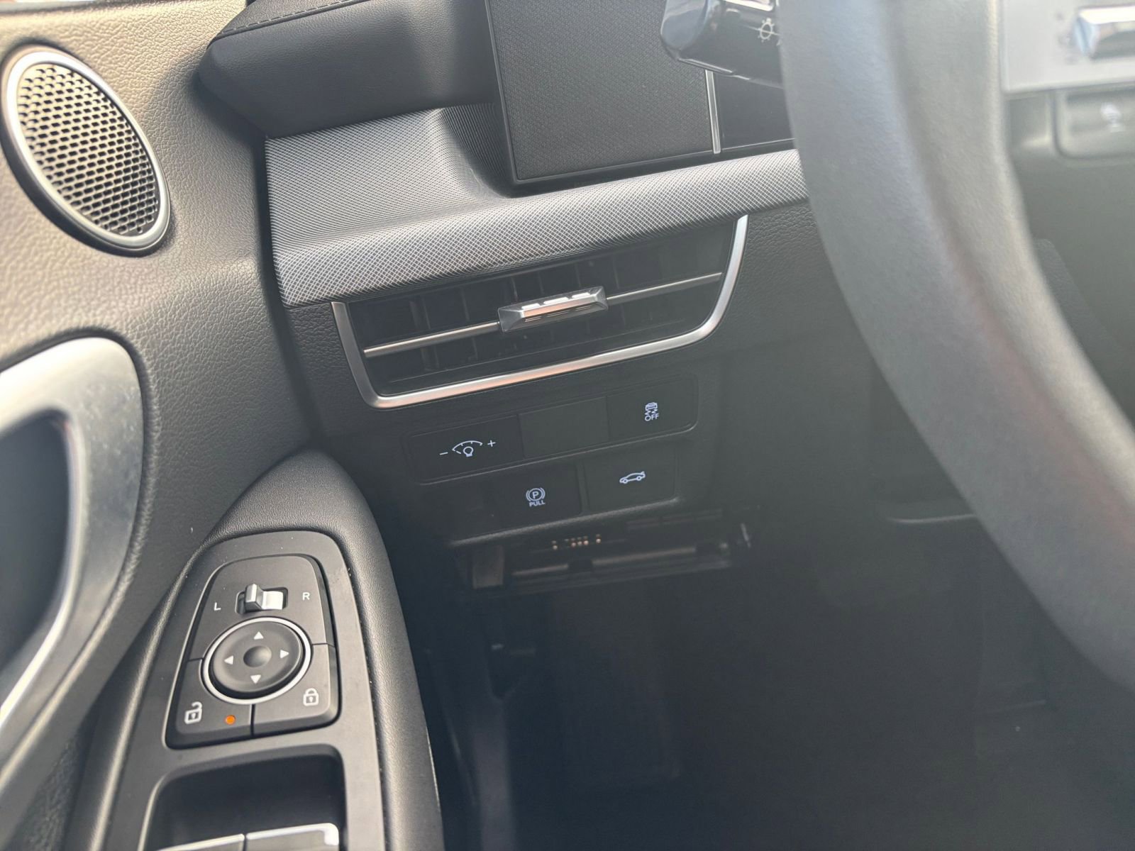 Thumbnail: 2025 Hyundai Sonata - 32