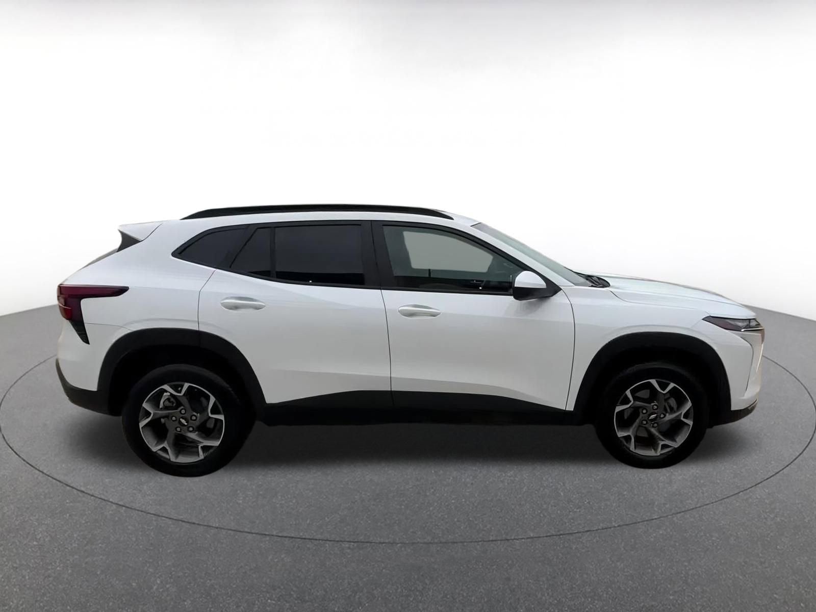 Thumbnail: 2025 Chevrolet Trax - 16