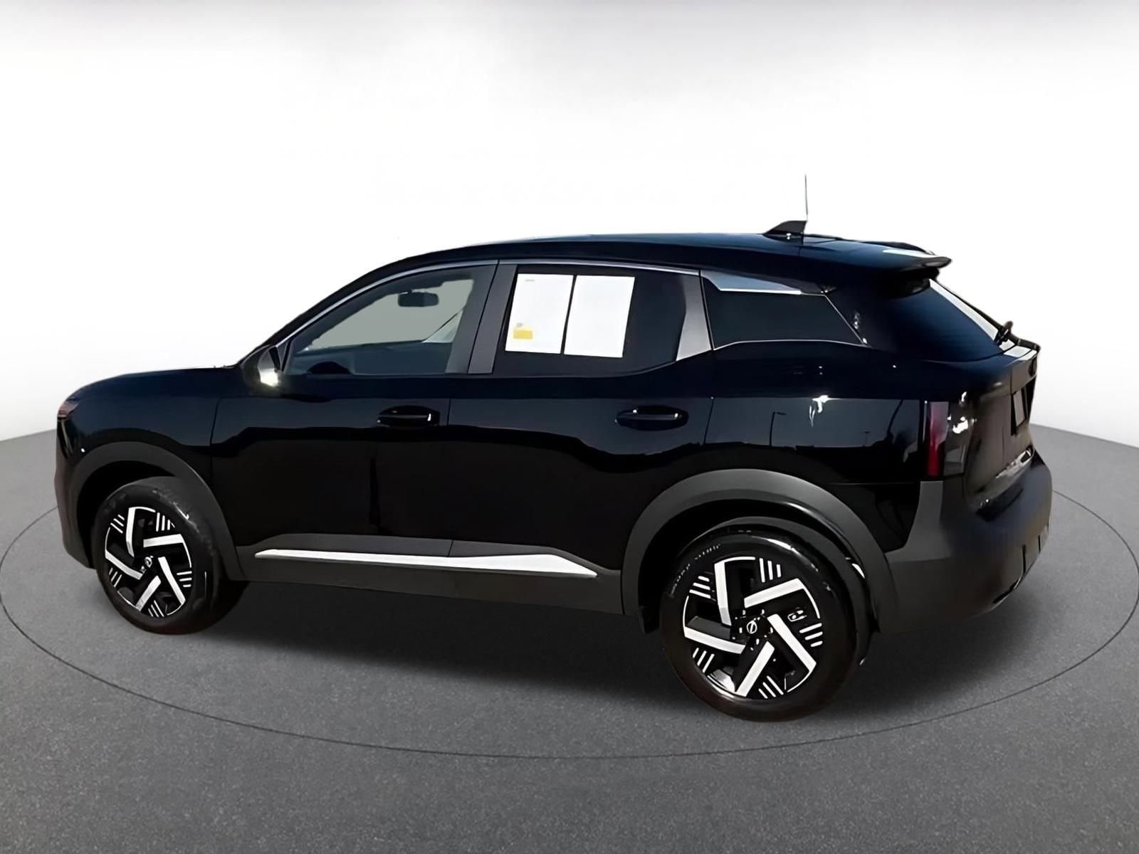 Thumbnail: 2025 Nissan Kicks - 15