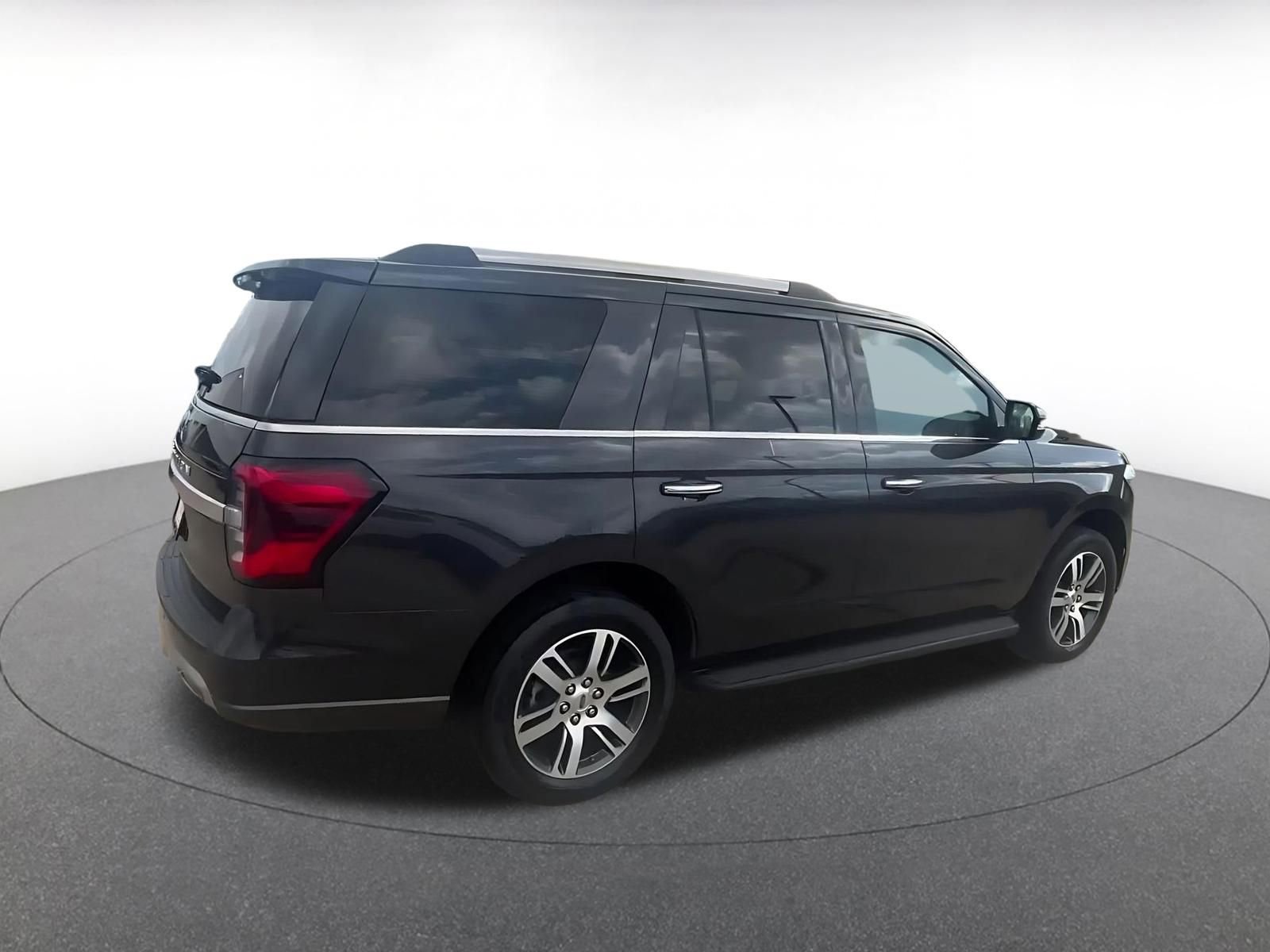 Thumbnail: 2024 Ford Expedition - 15