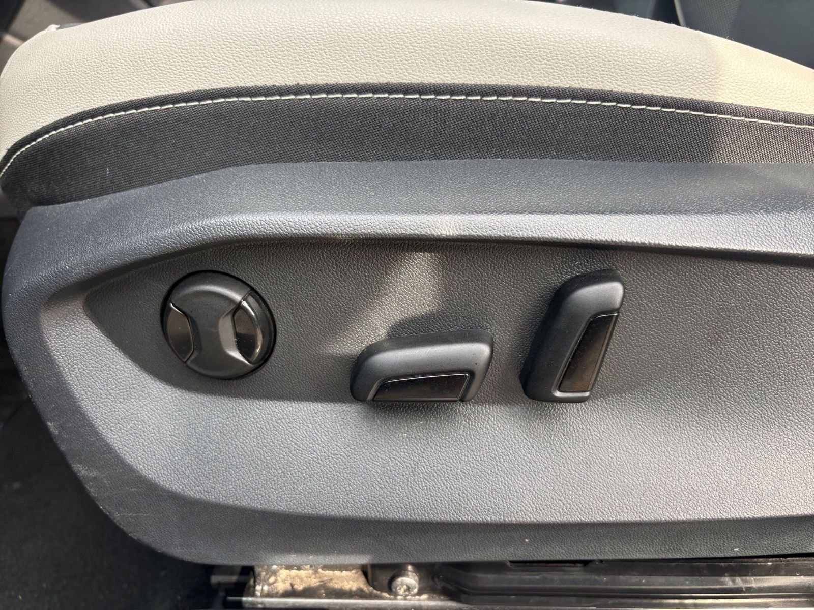 Thumbnail: 2025 Volkswagen Taos - 22