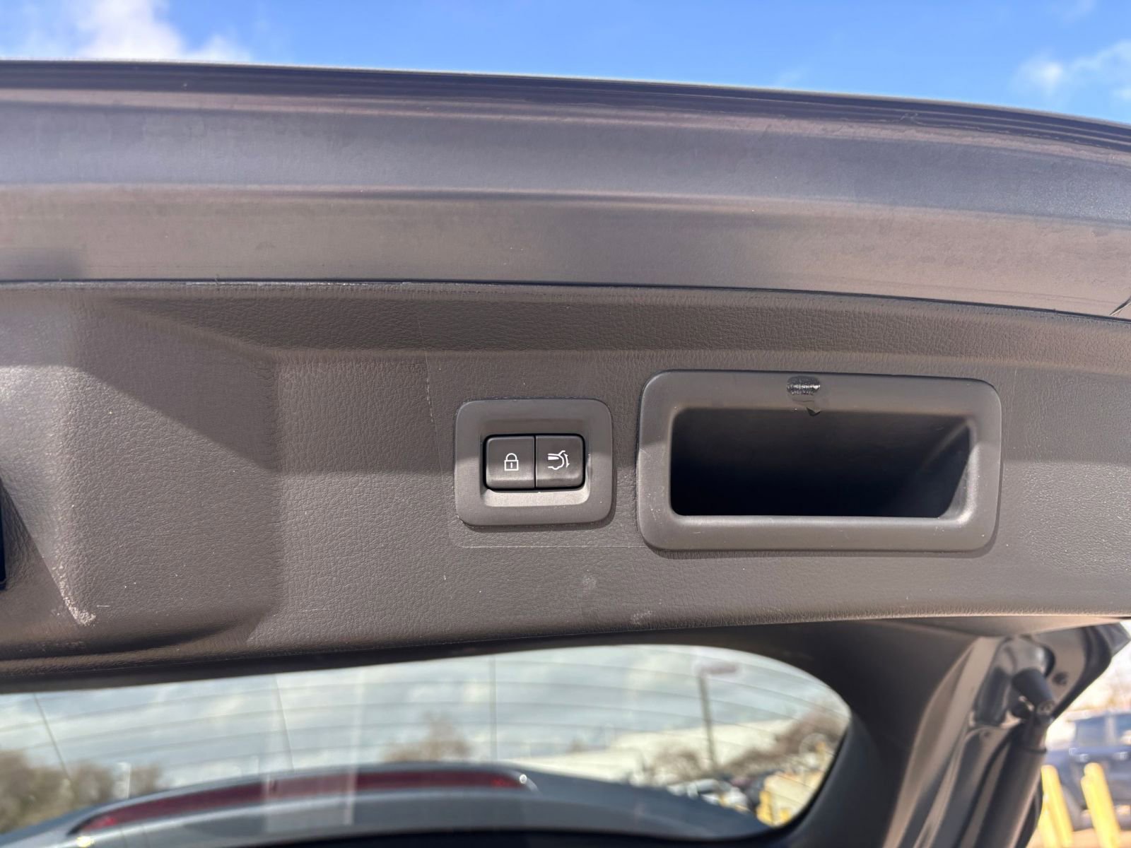 Thumbnail: 2025 Mazda CX-50 - 23