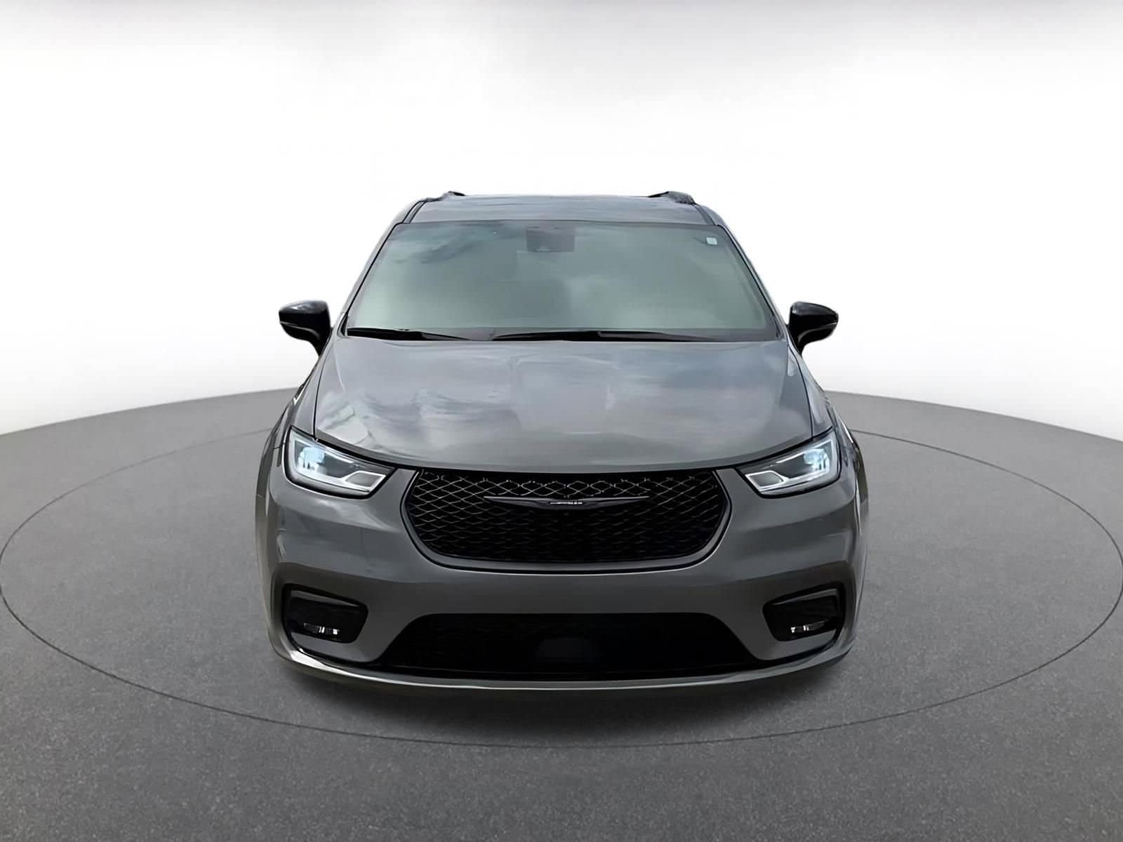 Thumbnail: 2025 Chrysler Pacifica - 4