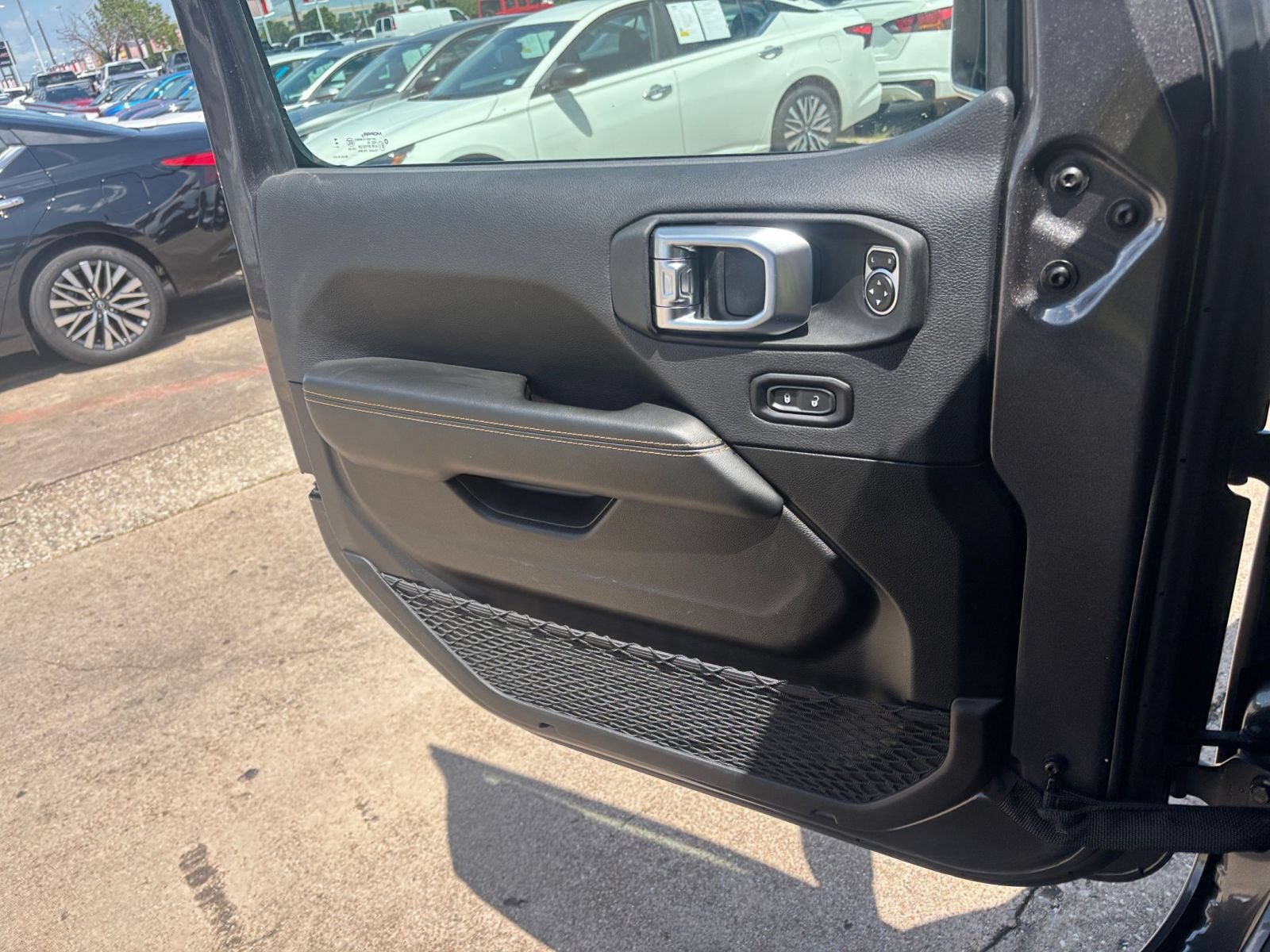 Thumbnail: 2025 Jeep Wrangler - 18