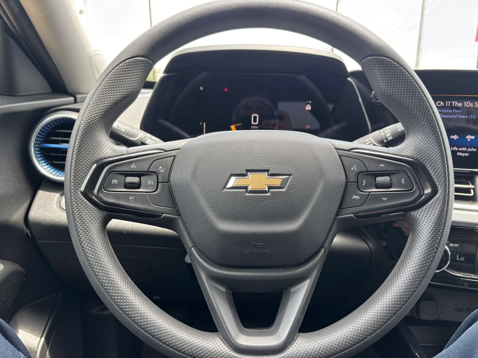 Thumbnail: 2025 Chevrolet Trax - 27