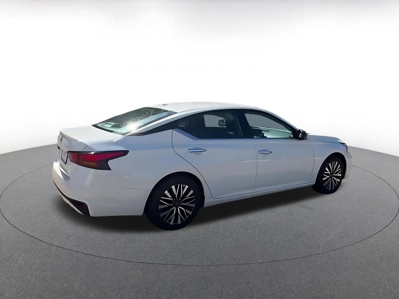 Thumbnail: 2025 Nissan Altima - 15
