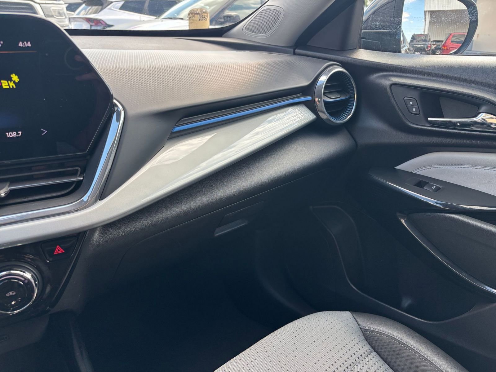 Thumbnail: 2025 Chevrolet Trax - 34