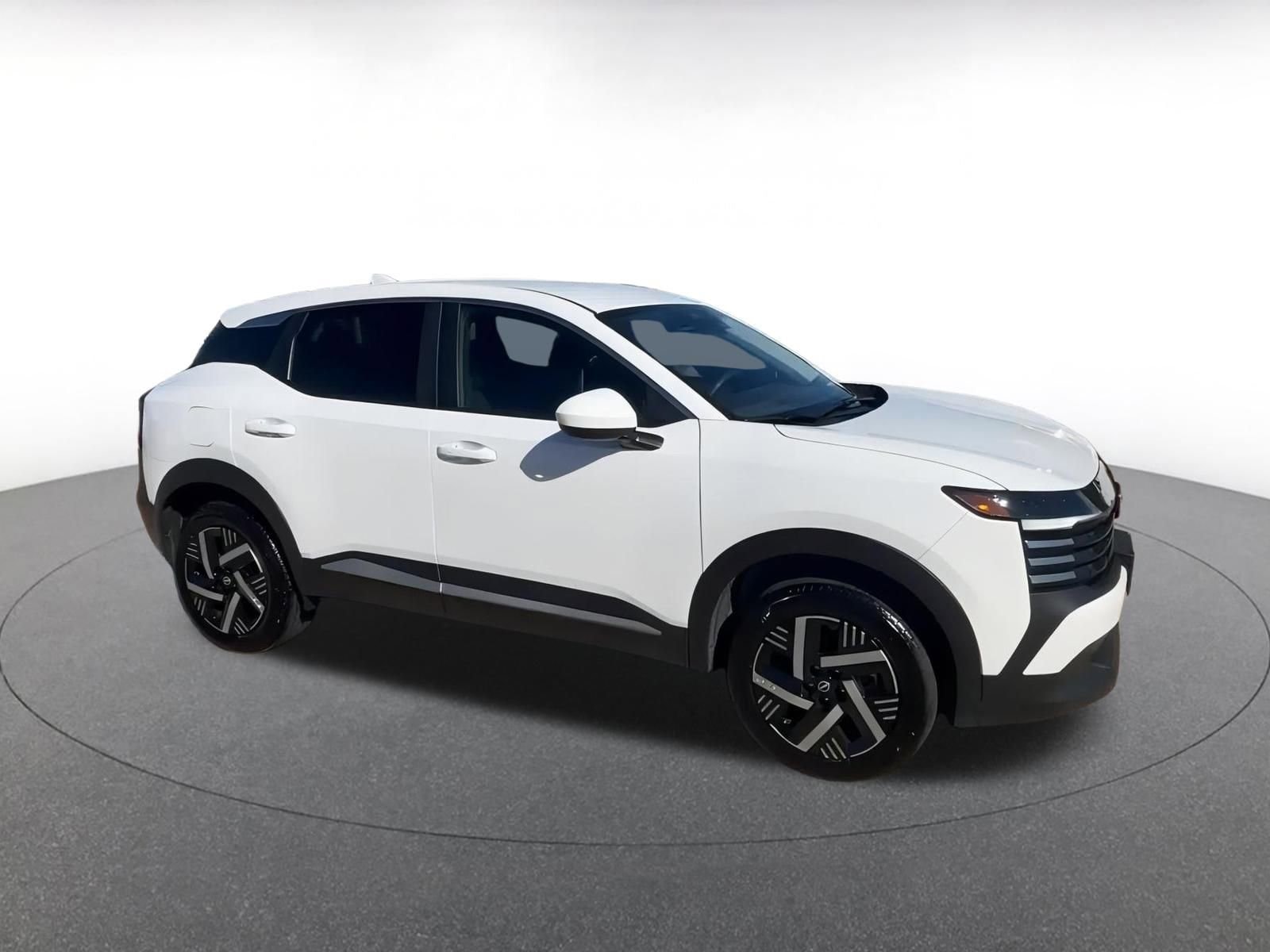 Thumbnail: 2025 Nissan Kicks - 2